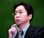 出野　精二 氏