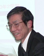 西垣　葵 氏