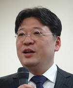 山本 千映　氏